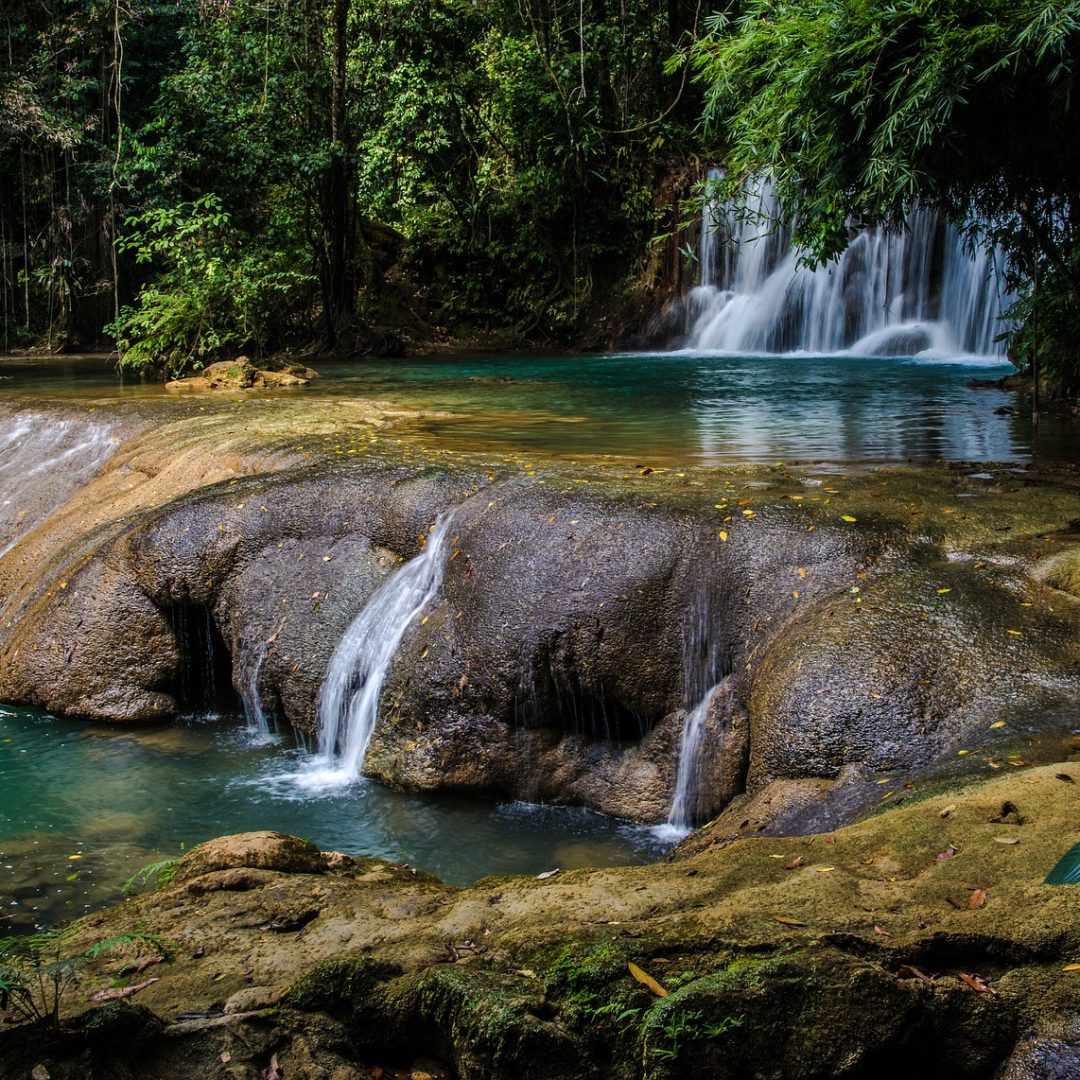 waterfall-5043271_1920